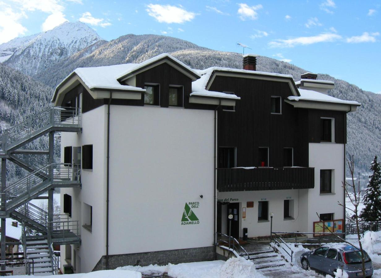 Auberge de jeunesse Casa Del Parco Dell'Adamello Di Vezza dʼOglio Extérieur photo